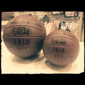 Bola e mini bola retrô !!! #poderosotimao #poderosotimaotieteplaza #lojaoficial #corinthians...