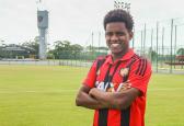 Corinthians quer Rithely e topa ceder jogadores no negócio