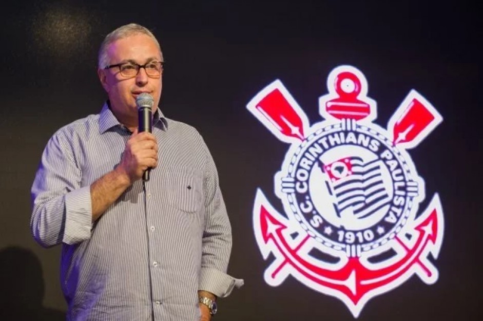 Roberto de Andrade falou sobre a possibilidade do Corinthians contratar novos jogadores
