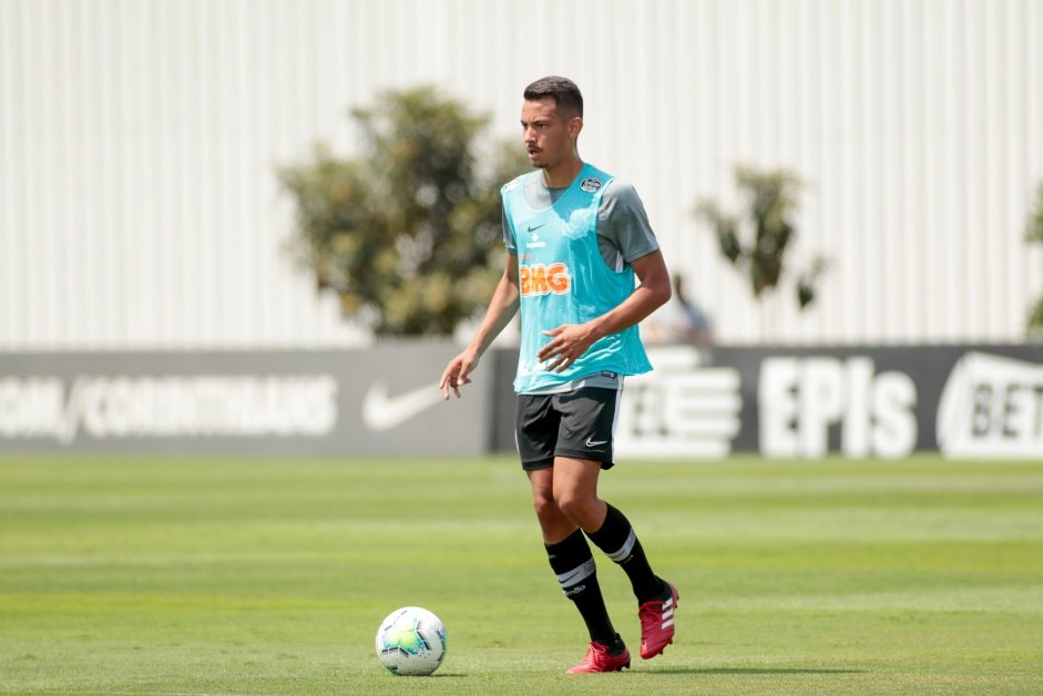 Lucas Belezi no treinamento do Corinthians desta quinta-feira