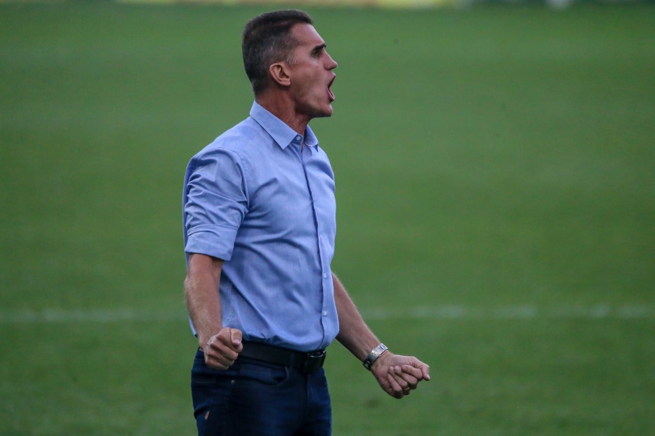 Vagner Mancini volta a ser contestado pela torcida do Corinthians nas redes sociais