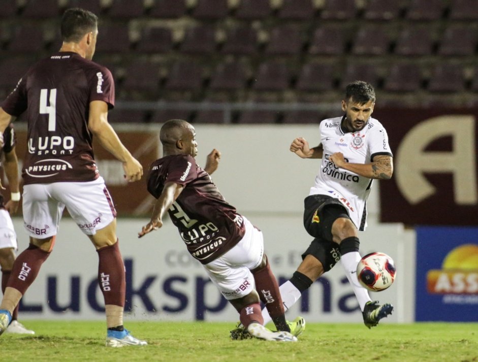 Corinthians abriu o placar em Araraquara, mas acabou sofrendo uma virada diante da Ferroviria