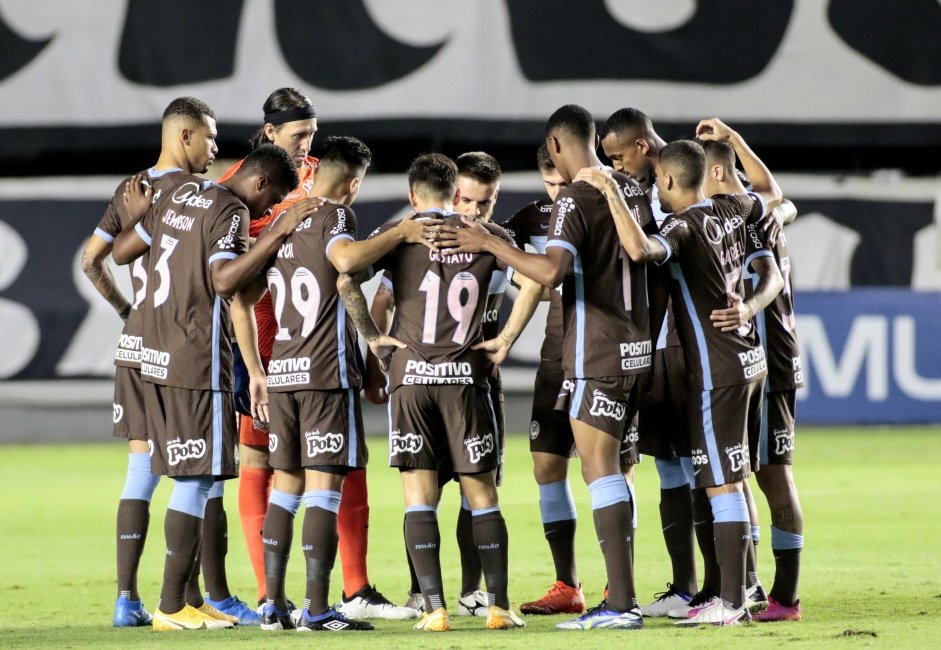 Elenco do Corinthians reunido para o jogo contra o Santos, na Vila Belmiro, pelo Paulisto