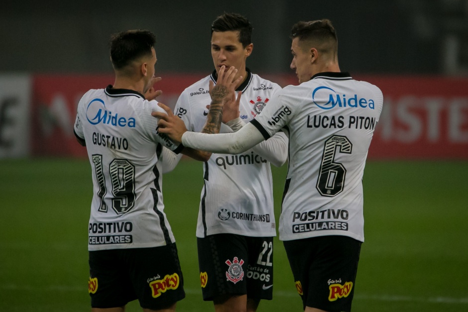 Corinthians bateu o Huancayo com tranquilidade