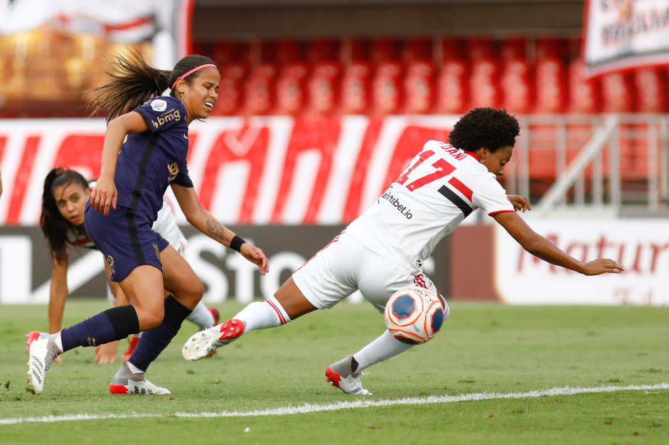 Victoria no jogo entre Corinthians e So Paulo pela final do Paulista Feminino