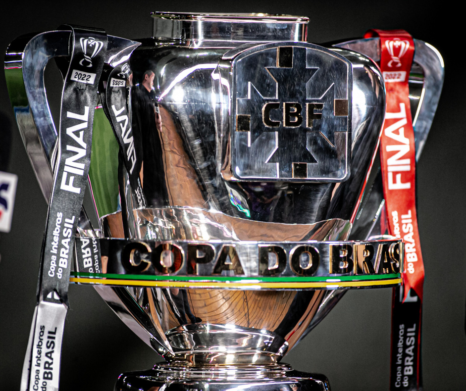 Taa da Copa do Brasil na final entre Corinthians x Flamengo