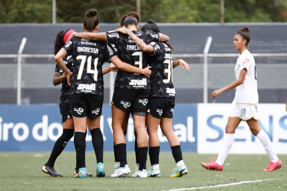 Corinthians Feminino comemora gol sobre o So Bernardo na Copa Paulista