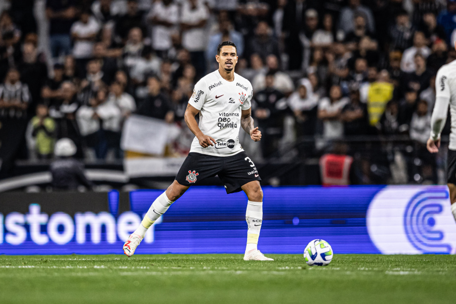 Lucas Verssimo no confronto entre Corinthians e Athletico-PR pelo Brasileiro