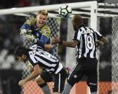 Ele mitou! Seguro e decisivo, Douglas agarra oportunidade e brilha contra o Bota | ava� |...