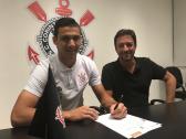 Corinthians anuncia renovao do contrato de Balbuena at 2021 | corinthians | Globoesporte