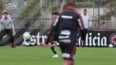 O chileno Araos participou do treino do... - SC Corinthians Paulista