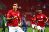 Sevilla tem interesse em lateral do Inter , diz SporTV | GachaZH