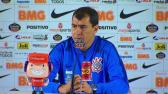F�bio Carille destaca evolu��o do time e elogia pegada no cl�ssico: 