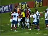 Bolivar faz falta criminosa em Dod do Bahia - Inter 1x0 Bahia - Brasileiro 2011 - YouTube