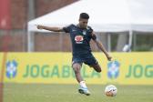 Pedrinho deixa treino mancando, vira d�vida, e Reinier pode ser titular da sele��o sub-23 |...