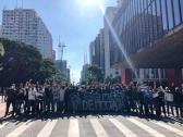 Corintianos impedem manifesta��o de bolsonaristas na Avenida Paulista | Revista F�rum