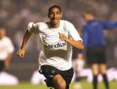 Intermin�vel? Ex-Corinthians, Acosta, de 44 anos, assina com Penarol-AM: 