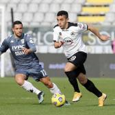 Sem chances com Sampaoli, volante L�o Sena brilha na It�lia e pode render R$ 17 milh�es ao Galo -...