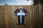 Terceira camisa do Corinthians inspirada em coirmo  vendida na Inglaterra | corinthians | ge