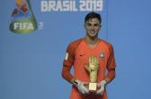 Matheus Donelli ganha a Luva de Ouro da Copa do Mundo Sub-17 - Confederação Brasileira de Futebol