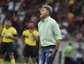 Renato Gaúcho entrega o cargo após eliminação, mas diretoria não aceita e mantém treinador no...