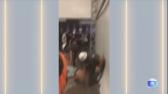 Assistir Hora 1 - Torcedor do Corinthians desmaia ap�s golpe de policial militar na entrada do...