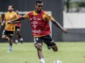 Lucas Pires brilha no in�cio do Brasileir�o e lidera estat�sticas no Santos