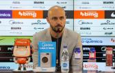 Dirigente do Corinthians diz que � imposs�vel substituir Renato Augusto e descarta contrata��es