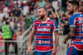 Corinthians e Santos disputam a contrata��o do atacante Guilherme, do Gr�mio | futebol | ge