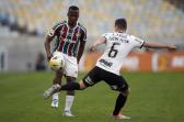 Corinthians  dominado pelo Fluminense e toma goleada no Maracan