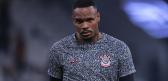 Carlos Miguel viaja e quer jogar, mas Corinthians teme mais pol�micas