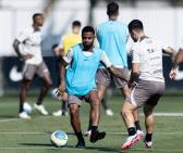 M�dica do Corinthians diz que Palacios chegou com les�o e projeta longo tempo de recupera��o