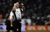 Corinthians d� aumento e renova contrato com Rodrigo Garro | corinthians | ge