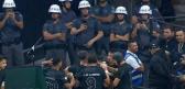Corinthians: policiais s�o flagrados filmando comemora��o de Memphis