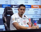 Presidente do Corinthians assume responsabilidade pela sa�da de Lucas Ver�ssimo: 'O erro foi...