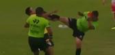 �rbitro d� golpe de MMA e se defende de agress�o em jogo no Peru