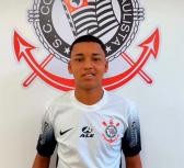 Corinthians registra ex-Flamengo-SP e chega a 70 contrataes para a base na atual gesto