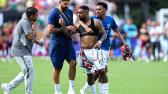 Malcom discute com torcida do Al-Hilal ap�s elimina��o; veja