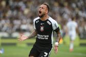 Maycon ressurge no Corinthians ap�s ficar perto de transfer�ncia para clube dos Emirados �rabes