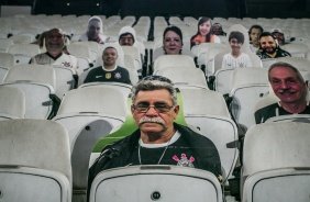 Mais totens de torcedores no Setor Oeste da Arena Corinthians