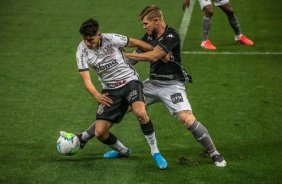ngelo Araos no duelo entre Corinthians e Botafogo na Neo Qumica Arena