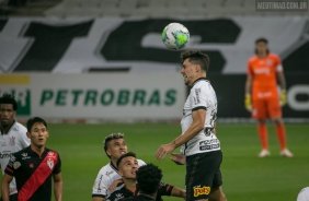 Danilo Avelar na partida entre Corinthians e Atlético-GO, na Neo Química Arena