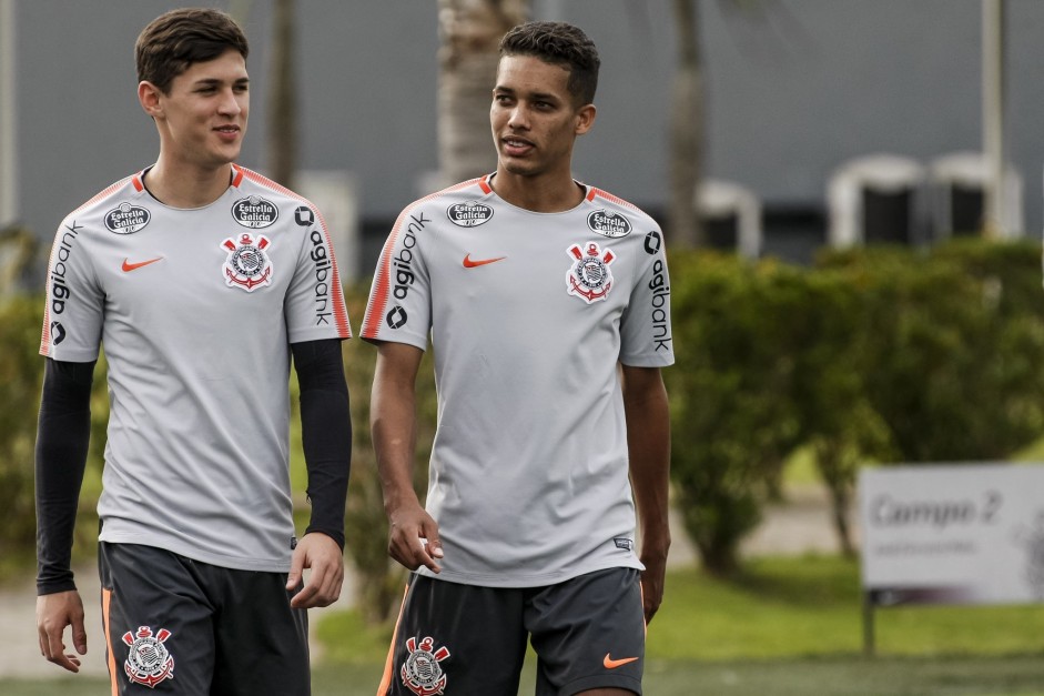 Hoje longe do Parque So Jorge, Mateus Vital e Pedrinho jogaram juntos no Corinthians entre 2018 e 2020