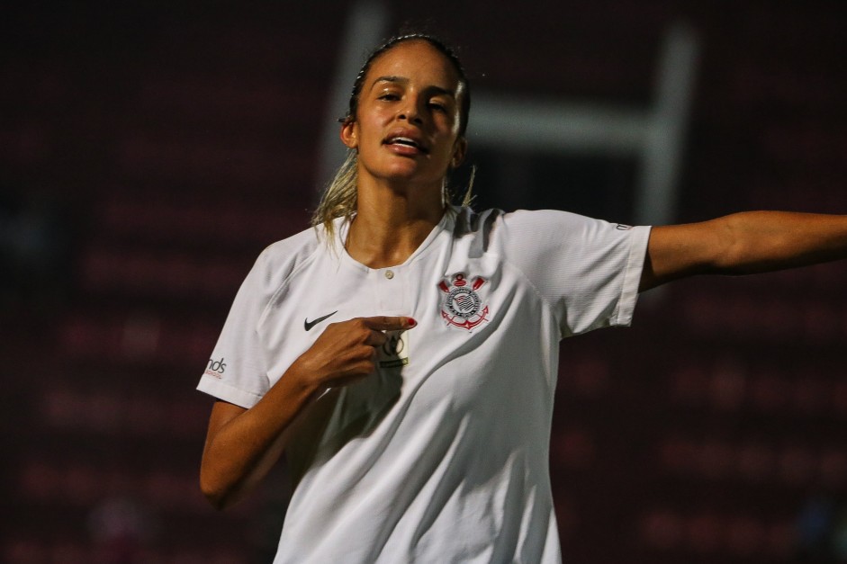 Pelo Brasileiro Feminino, Gabi Nunes comemora seu gol contra o Audax