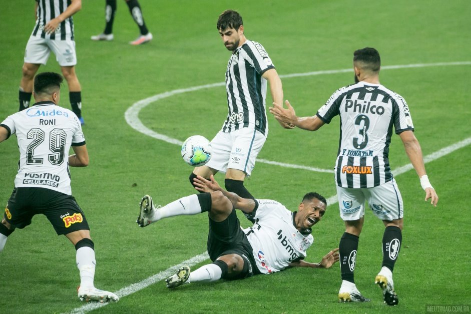 Duelo entre Corinthians e Santos, na Neo Qumica Arena