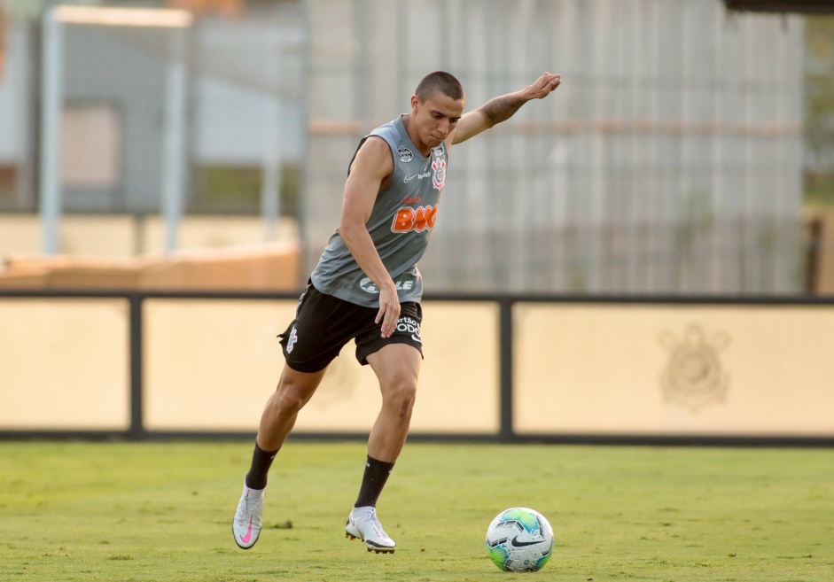 Gustavo Mantuan no ltimo treino do Corinthians antes do jogo contra o Santos