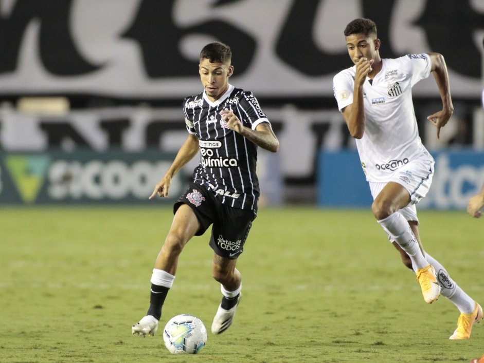Gabriel Pereira durante partida entre Corinthians e Santos, na Vila Belmiro, pelo Brasileiro