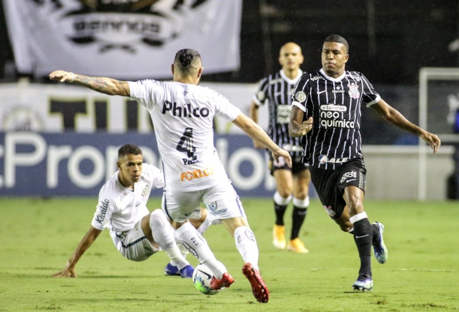 Lo Natel durante partida entre Corinthians e Santos, na Vila Belmiro, pelo Brasileiro