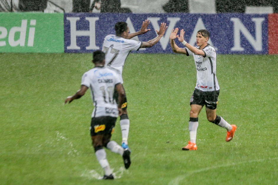 Vital comemora seu gol contra o Palmeiras, na Neo Qumica Arena, pelo Campeonato Paulista
