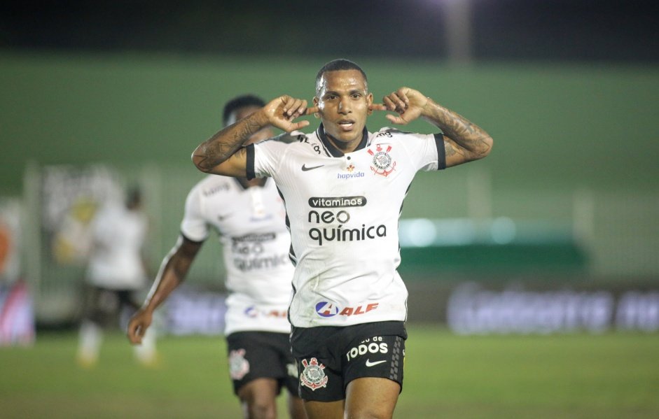 Otero marcou o primeiro gol da partida do Corinthians